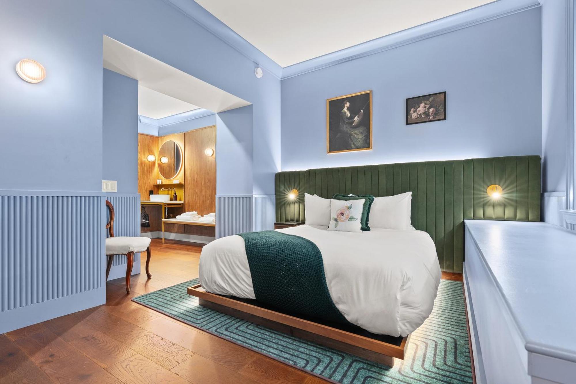 Deluxe Quadruple Room